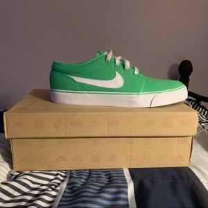 Nike Toki Low TXT